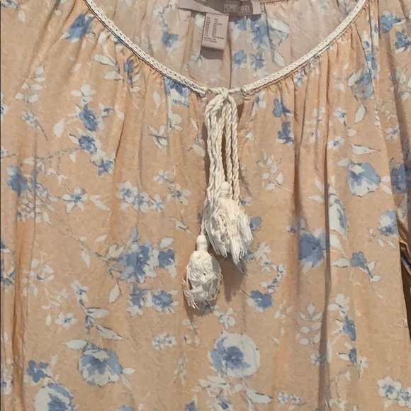 Peach floral blouse - Picture 2 of 3